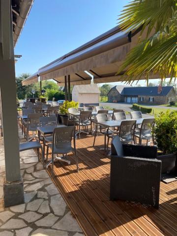 Hotel Restaurant Les Coquelicots, The Originals Relais Saint-Pardoux-l'Ortigier Экстерьер фото