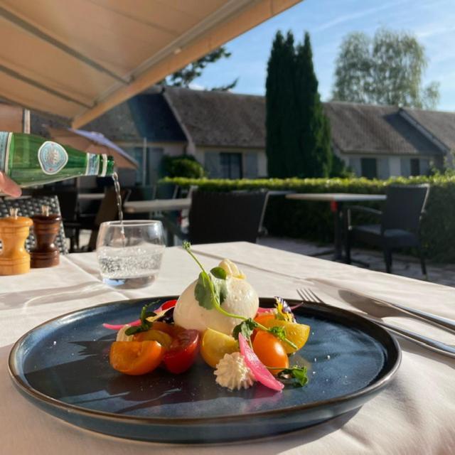 Hotel Restaurant Les Coquelicots, The Originals Relais Saint-Pardoux-l'Ortigier Экстерьер фото